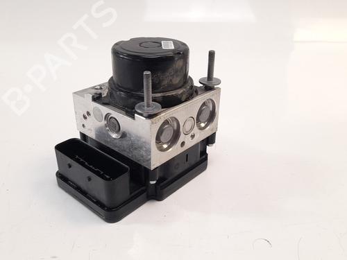 Used ABS pump TOYOTA YARIS (_P13_) 1.0 (KSP130_, KSP130) (69 hp) 7401806