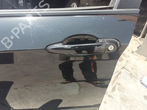 Używane Klamka zewnętrzna drzwi przednich lewych BMW 1 (F20) 118 d (143 hp) 28112882