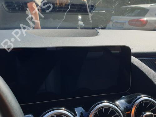 Used Display monitor MERCEDES-BENZ B-CLASS Sports Tourer (W247) B 180 (247.084) (136 hp) 24806529