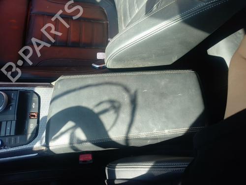 armrest-center-console-bmw-4-convertible-g23-g83-2020-39262304 main image
