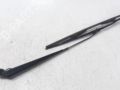 Used Front windshield wiper arm NISSAN TERRANO II (R20) [1992-2007]  16477492
