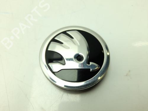 Used Hub cap SKODA KAMIQ (NW4) 1.0 TSI (110 hp) 30487470