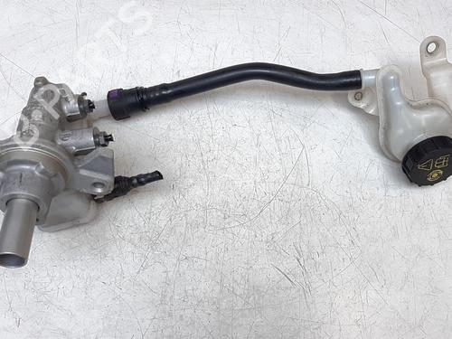 Used Brake master cylinder FORD FIESTA VI (CB1, CCN) 1.6 TDCi (90 hp) 19117681