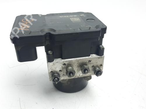 Used ABS pump VOLVO V40 Hatchback (525) D2 (114 hp) 8667307