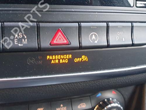 Used Warning switch MERCEDES-BENZ GLA-CLASS (X156) GLA 200 CDI / d (156.908) (136 hp) 23106198