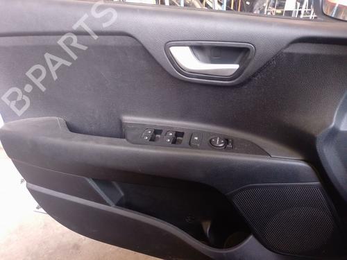 Left front window switch KIA STONIC (YB) 1.0 T-GDi | BP37792906I27 - Image 1