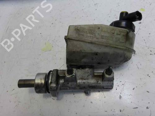 Brake master cylinder RENAULT MEGANE I Classic (LA0/1_) 1.9 dTi (LA08, LA0N, LA0K) | BP2130872M77 