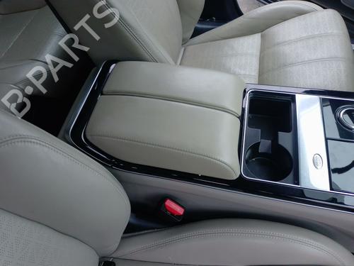 Used Armrest / Center console Armrest / Center console LAND ROVER RANGE ROVER VELAR (L560) 2.0 P300 Si4 4x4 (300 hp) 33264094 33264094