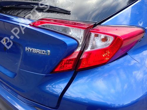 Używane Lampa tylna klapy bagażnika prawa TOYOTA C-HR (_X1_) 1.8 Hybrid (ZYX10_, ZYX11_) (98 hp) 30940965