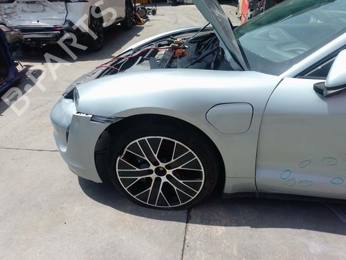 left-front-fenders-porsche-taycan-y1a-2019-37873655 main image