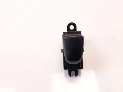 Used Right rear window switch NISSAN JUKE (F15) [2010-2019]  8660994