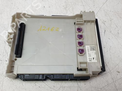 Used Fuse box Fuse box TOYOTA RAV 4 V (_A5_, _H5_) 2.5 Hybrid (AXAH52) (218 hp) 33755878 33755878