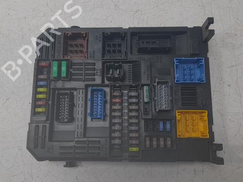 Used Fuse box Fuse box PEUGEOT 3008 II SUV (MC_, MR_, MJ_, M4_) 1.2 THP/ PureTech 130 (MRHNSM, MRHNSU, MRHNSJ, MRHNYW,... (131 hp) 32477283 32477283