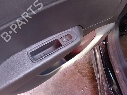 Used Left rear window switch RENAULT CLIO V (B7_) 1.5 Blue dCi 100 (B7AD) (101 hp) 30947897