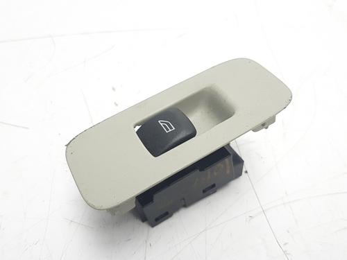 Used Right front window switch Right front window switch VOLVO V40 Hatchback (525) D2 (114 hp) 8667333 8667333