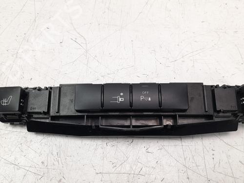 Used Switch MERCEDES-BENZ E-CLASS Coupe (C207) E 350 CDI (207.322) (231 hp) 16436327