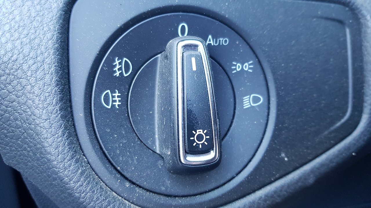 Headlight switch VW GOLF VII (5G1, BQ1, BE1, BE2) 1.5 TSI 10041640 B