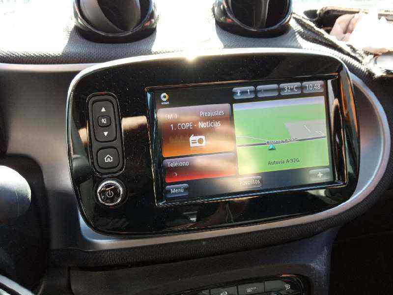 taština Središte grada naglasak Radio SMART FORTWO Coupe (453) electric drive / EQ (453.391) 5770206 | B- Parts taština Središte grada naglasak Radio SMART FORTWO Coupe (453) electric drive / EQ (453.391) 5770206 | B- Parts