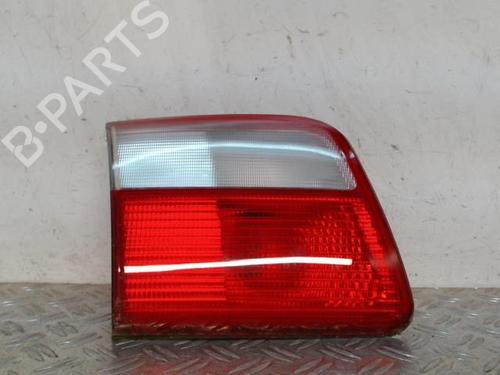 Venstre baglygte bagklap OPEL OMEGA B (V94) 2.5 TD (F69, M69, P69) (130 hp) 28349027