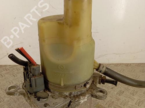 Used Steering pump Steering pump VOLVO C30 (533) 2.0 D (136 hp) 31332915 31332915