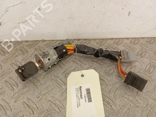 Clé de contact RENAULT CLIO I (B/C57_, 5/357_) 1.9 D (B/C/S576, B/C/S57L) (64 hp) 31907801