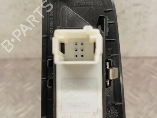 Right rear window switch PEUGEOT 208 II (UB_, UP_, UW_, UJ_) 1.5 BlueHDI 100 | BP28339317I28 