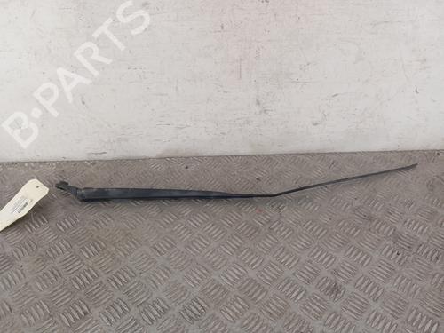 Used Front windshield wiper arm RENAULT CLIO III (BR0/1, CR0/1) 1.5 dCi (BR17, CR17) (86 hp) 28345838