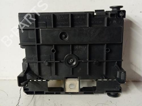 Fuse box PEUGEOT 1007 (KM_) 1.4 HDi | BP28347638E1
