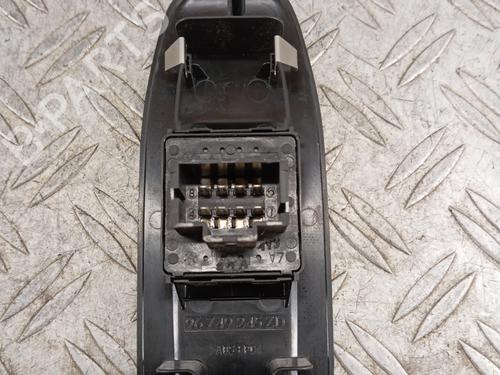 Used Left front window switch Left front window switch PEUGEOT 208 I (CA_, CC_) 1.6 HDi / BlueHDi 75 (75 hp) 31067373 31067373