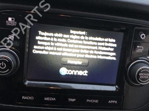 display-monitor-fiat-tipo-hatchback-356_-357_-2016-32363730 main image