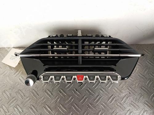 Used Climate control PEUGEOT 2008 II (UD_, US_, UY_, UJ_, UR_, UC_) 1.2 PureTech 130 (USHNS, URHNS) (130 hp) 28339900