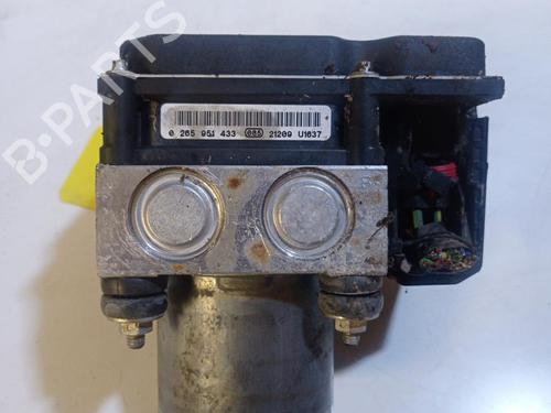 Used ABS pump PEUGEOT 3008 I MPV (0U_) 1.6 HDi (114 hp) 28340829