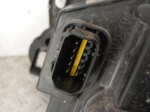 Right headlight PEUGEOT 5008 (0U_, 0E_) 1.6 HDi | BP31907751C29 