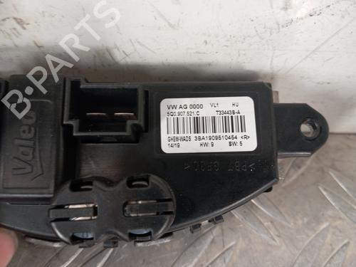 Used Heater resistor Heater resistor VW GOLF VII (5G1, BQ1, BE1, BE2) 1.5 TSI (150 hp) 28348095 28348095
