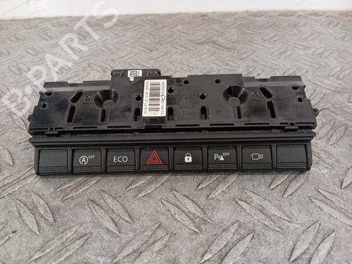 Used Warning switch DACIA DUSTER (HM_) 1.3 TCe 130 (HMMF) (131 hp) 29300292