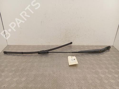 Used Front windshield wiper arm RENAULT CLIO III (BR0/1, CR0/1) 1.5 dCi (C/BR0G, C/BR1G) (68 hp) 28338459