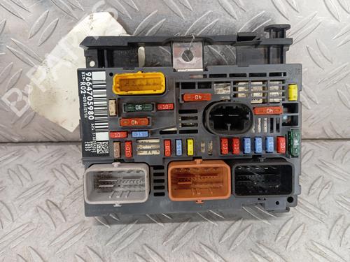 Used Fuse box Fuse box PEUGEOT 407 (6D_) 1.6 HDi 110 (6D9HZC, 6D9HYC) (109 hp) 33828580 33828580