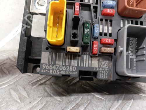 Fuse box PEUGEOT 308 I (4A_, 4C_) 1.6 HDi | BP28345887E1 