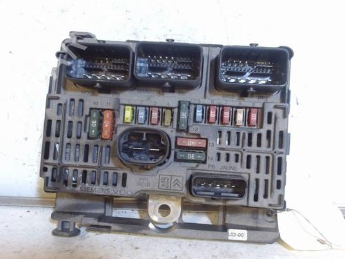 Fuse box PEUGEOT 407 SW (6E_, 6D_) 2.0 HDi 135 | BP29856327E1