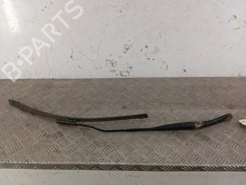 Used Front windshield wiper arm Front windshield wiper arm 35930800 35930800