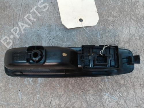 right-rear-window-switch-renault-megane-iv-hatchback-b9amn_-2015-28342465 main image