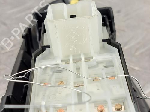 Left front window switch PEUGEOT 108 1.0 VTi | BP39212951I27 - Image 2