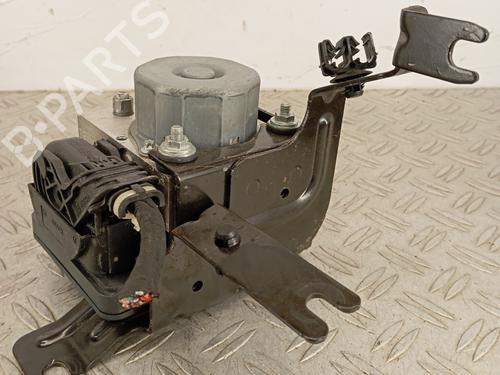 Used ABS pump ABS pump RENAULT ZOE (BFM_) ZOE (88 hp) 30864920 30864920