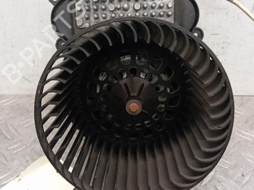 Varmeblæser RENAULT MEGANE IV Hatchback (B9A/M/N_) 1.5 dCi 110 (B9A3) (110 hp) 28346412