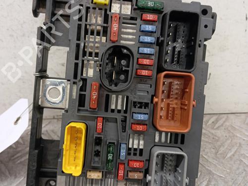 Used Fuse box Fuse box PEUGEOT 308 I (4A_, 4C_) 1.6 HDi (109 hp) 28345887 28345887