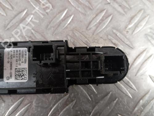 Left front window switch OPEL CROSSLAND X / CROSSLAND (P17, P2QO) 1.2 (75) | BP31310885I27 - Image 2