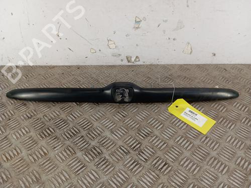 Pynteliste til bagklap PEUGEOT 206 Hatchback (2A/C) 1.4 i (75 hp) 33172430