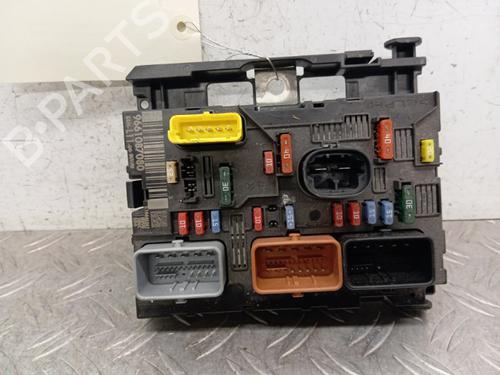 Used Fuse box PEUGEOT 307 (3A/C) 1.6 HDi (90 hp) 28343567