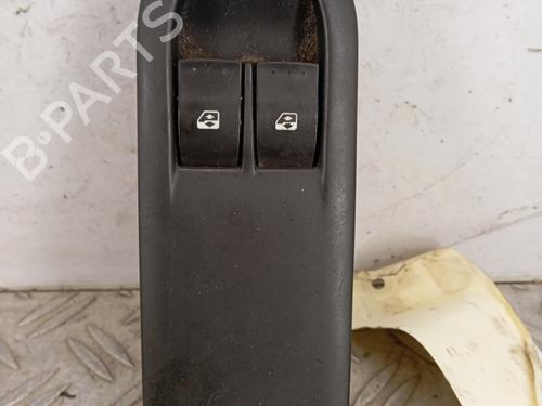 Used Left front window switch RENAULT MEGANE II Estate (KM0/1_) 1.5 dCi (KM16, KM1E) (106 hp) 31770321