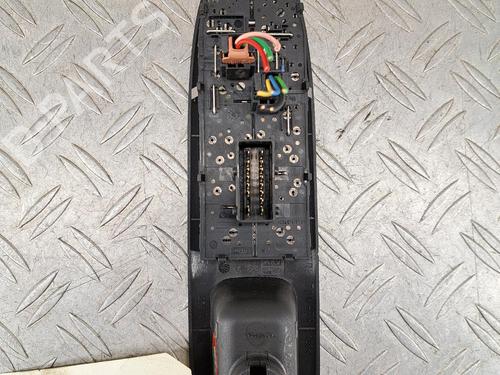 Used Left front window switch Left front window switch 38030136 38030136